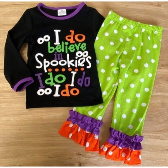 I Do Believe in Spookies, I Do! I Do! Outfit 18 - 24 Months - Picture 1 of 1